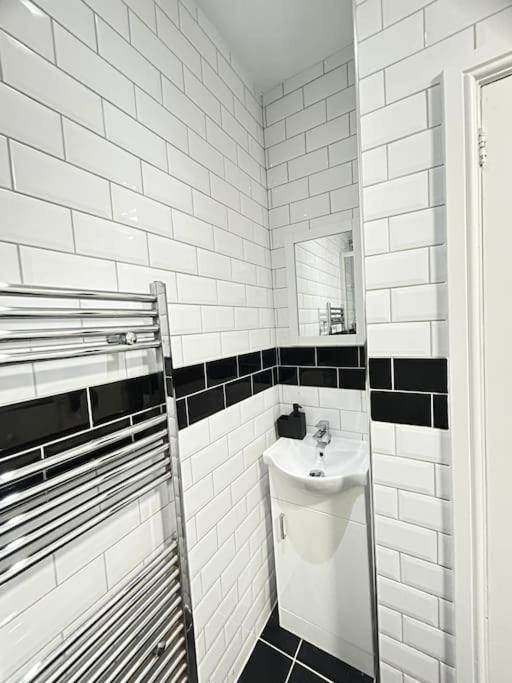 Lovely 5Br Home In Manchester. Close To The City Exterior photo