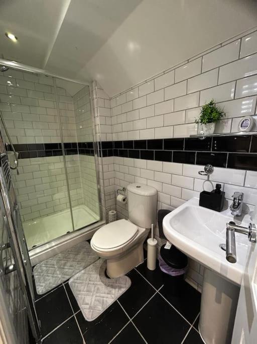 Lovely 5Br Home In Manchester. Close To The City Exterior photo